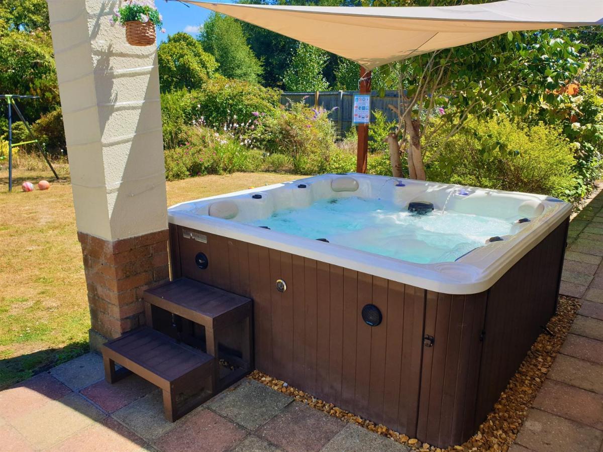 Lions Lodge: Great Location With Hot Tub ริงวูด ภายนอก รูปภาพ
