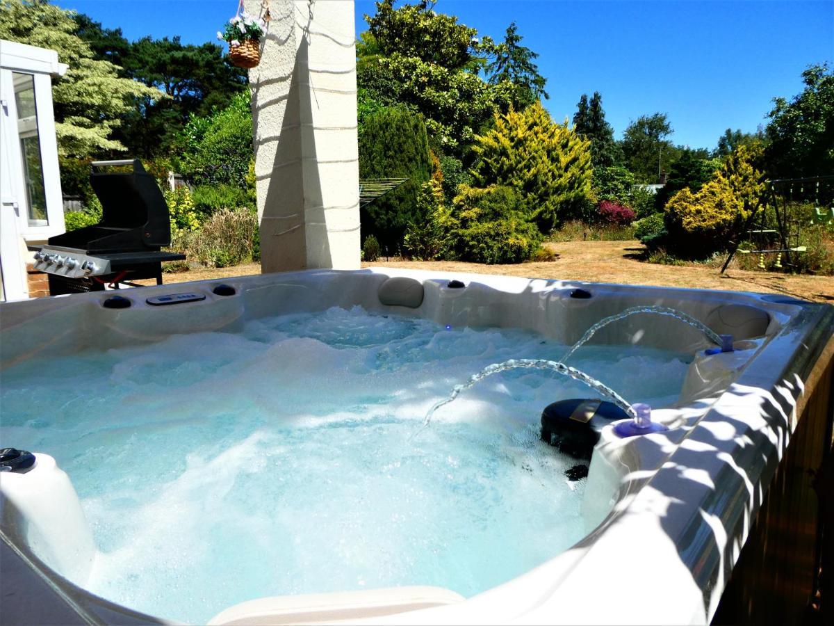Lions Lodge: Great Location With Hot Tub ริงวูด ภายนอก รูปภาพ